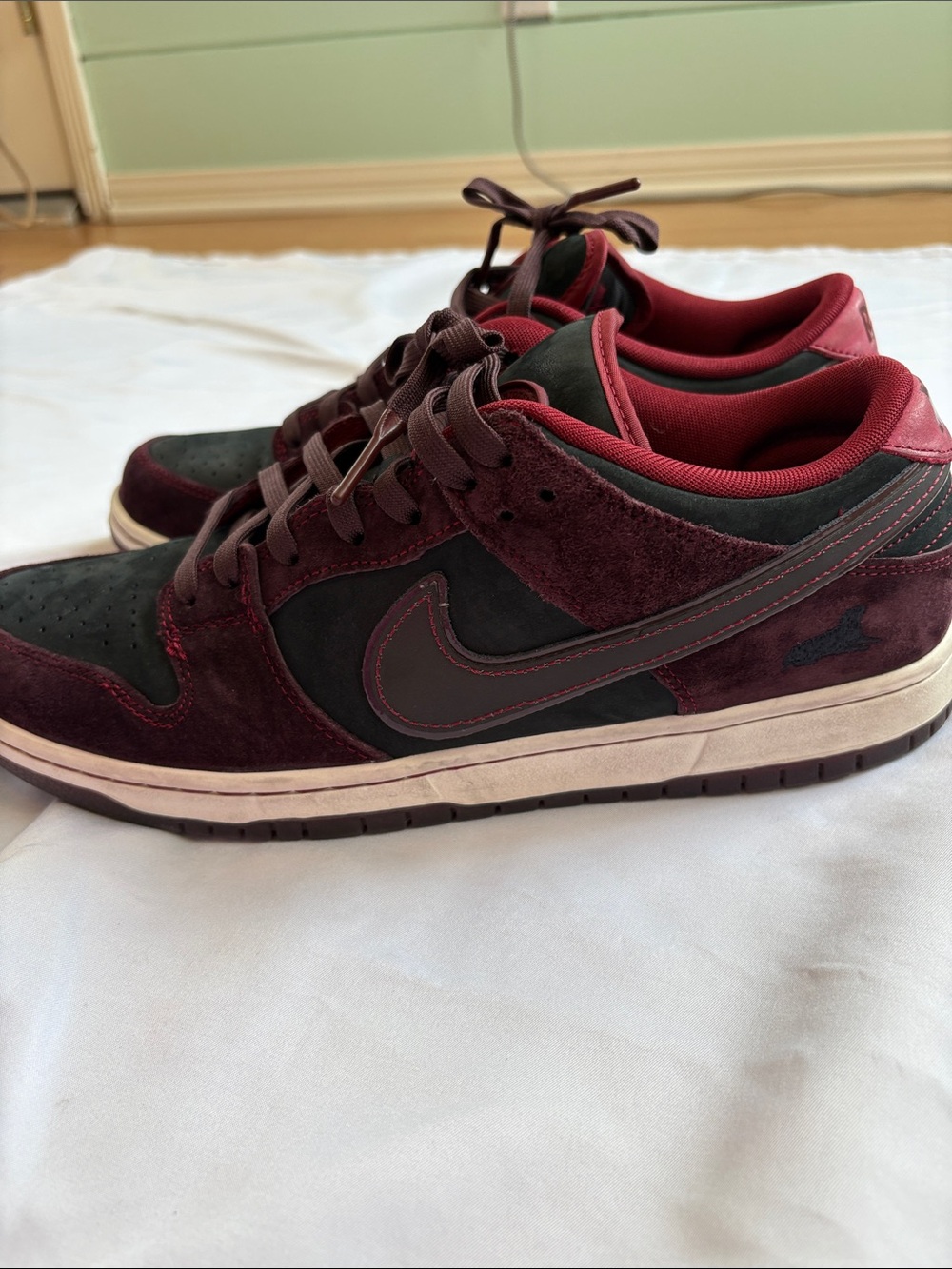 Nike Riot SB Dunks - Picture 4 of 8